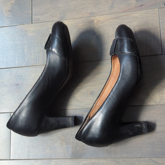 Clark's Size 6.5 Black Leather Heels - Picture 5 of 12